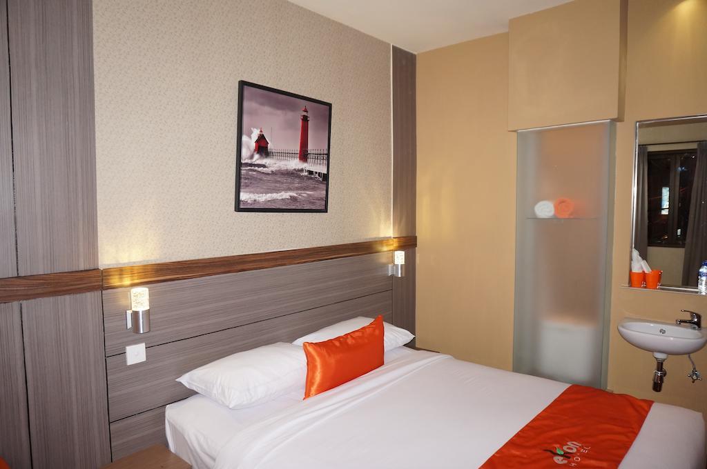 Ekon Hotel Yogyakarta Rum bild