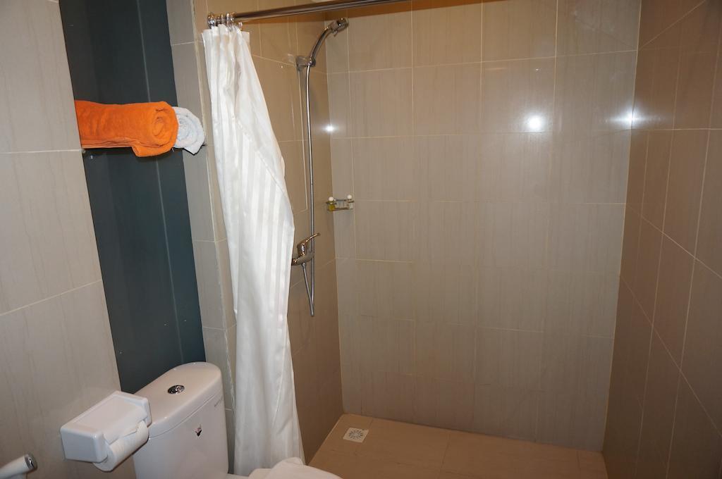 Ekon Hotel Yogyakarta Rum bild