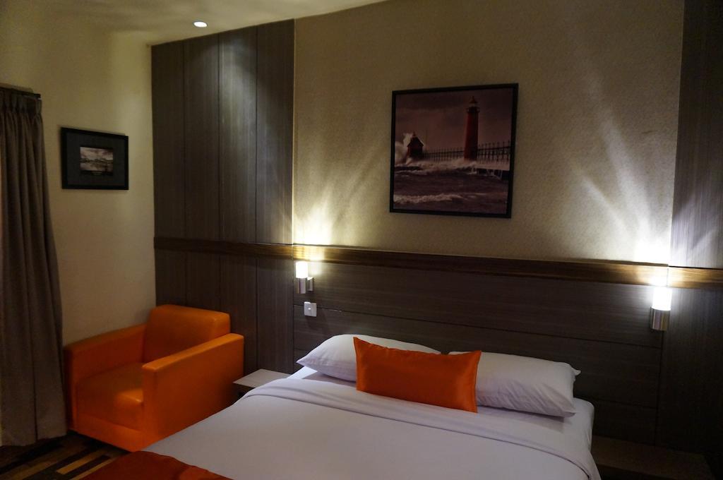 Ekon Hotel Yogyakarta Rum bild
