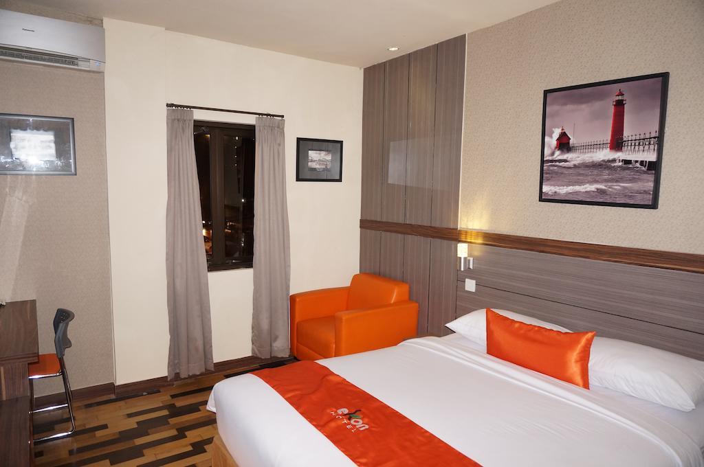 Ekon Hotel Yogyakarta Exteriör bild