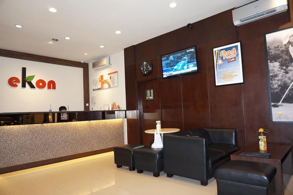 Ekon Hotel Yogyakarta Exteriör bild